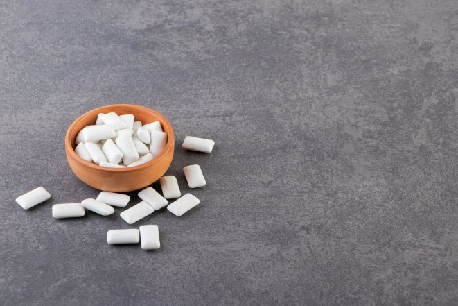 Любите жевательную резинку? Она спасает астронавтов, была в солдатском пайке и стоит городам миллионы: неожиданная правда о известном продукте