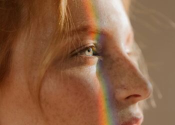 Не зморшки старять обличчя: чотири прояви віку, які легко ігнорують, але вони найпомітніші