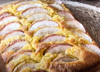 Нереально вкусный яблочный пирог “12 ложек”: рецепт для ленивых (ВИДЕО)