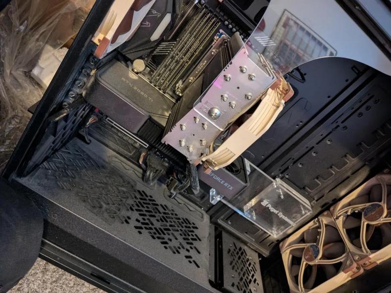 NVIDIA RTX 3080 Ti та Threadripper 3960X за $23: американець придбав ПК як корпус на аукціоні
