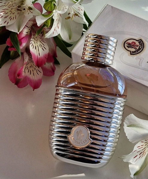 П'ятірка жіночних пудрово-деревних ароматів на осінь