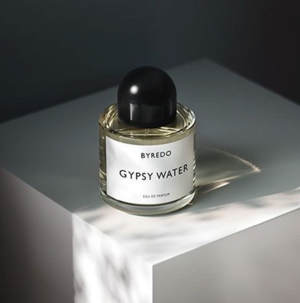 П'ятірка жіночних пудрово-деревних ароматів на осінь