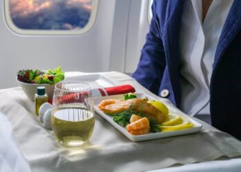 Правило “24 часов”: что съесть перед полетом, чтобы не страдать в самолете