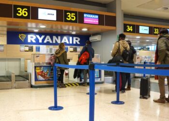 Ryanair впроваджує нові вимоги до ручної поклажі в аеропортах
