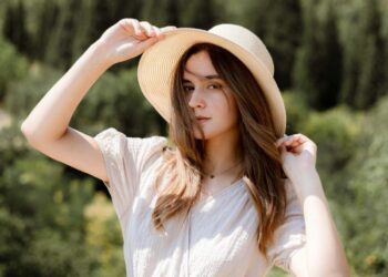 Трихологи перерахували, що в жодному разі не можна робити з волоссям влітку