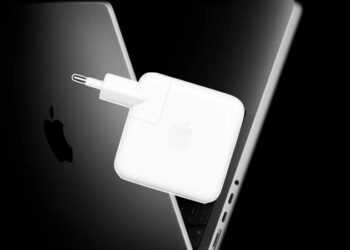 Не жадібність, а турбота про екологію: в Європі новий MacBook Pro M5 продається без зарядного пристрою