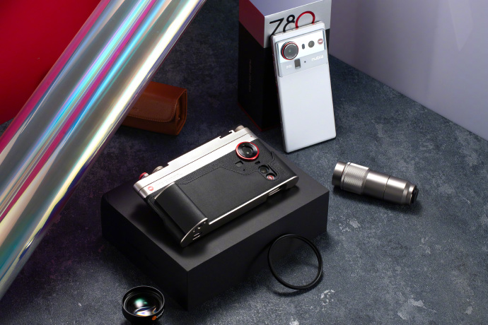 Nubia Z80 Ultra отримає цілий набір зовнішніх об'єктивів, а чохол з кріпленням виглядає просто неймовірно (фото)