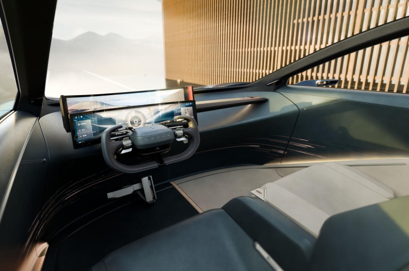 Lexus представив новий LS Coupe, який насправді не купе