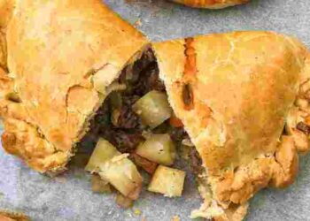 Буде ідеальна скоринка: чим можна змастити випічку, окрім яєць