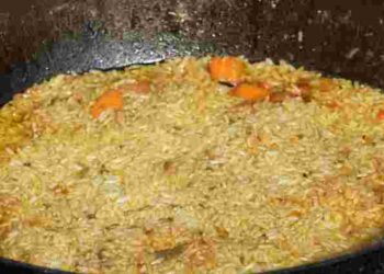 Врятувати страву ще можливо: що робити, якщо рис у плові не доварився