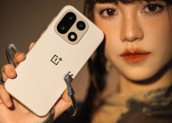 OnePlus 15 надійде в глобальний продаж вже 13 листопада, але детальні характеристики і фото вже в мережі