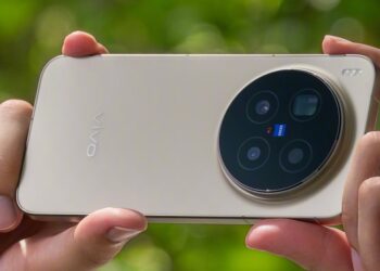 Анонсовано флагмани Vivo X300 та X300 Pro — смартфони отримали унікальну напівтвердотільну батарею