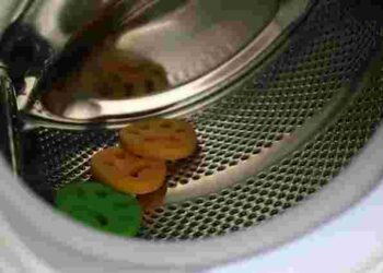 Поверніть одягу приємний запах: як самостійно почистити гумовий ущільнювач у пралці