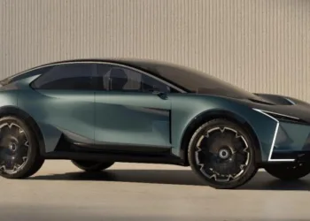 Lexus представив новий LS Coupe, який насправді не купе