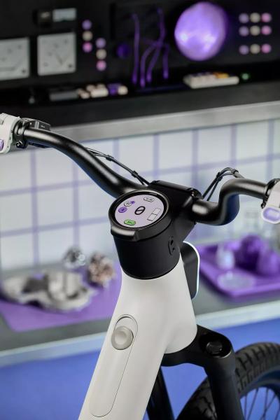 Дочірня компанія Rivian випустила електровелосипед за 4000 доларів з вбудованим генератором