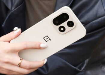OnePlus Turbo отримає акумулятор більший, ніж в OnePlus 15 і матиме енергоефективніший процесор