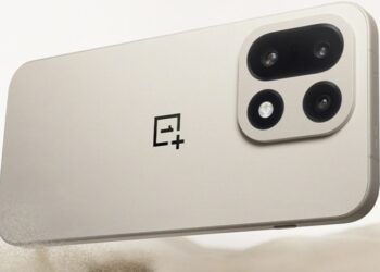 OnePlus 15: флагман з екраном 165 Гц, батареєю 7300 мА·г та потрійною камерою на 50 Мп — розкрито всі таємниці нового смартфона