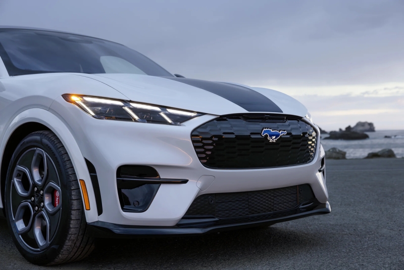 Ford Mustang Mach-E отримав культовий стильний пакет California Special