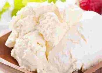 Потрібно всього два інгредієнти: як приготувати домашній маскарпоне