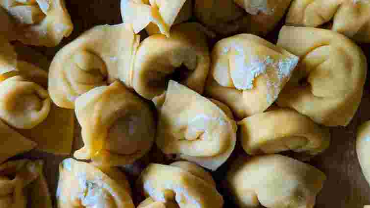 Отримаєте ідеальне тісто для пельменів: додайте одну ложку цього секретного інгредієнта