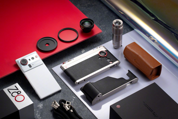 Nubia Z80 Ultra отримає цілий набір зовнішніх об'єктивів, а чохол з кріпленням виглядає просто неймовірно (фото)