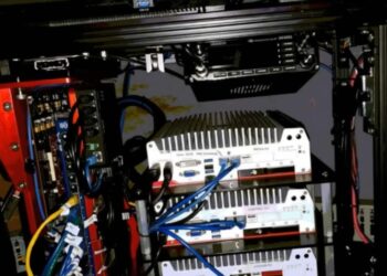 Фото “Титану” від OceanGate після аварії: комп’ютер батискафа перетворився на невпізнаваний шмат брухту