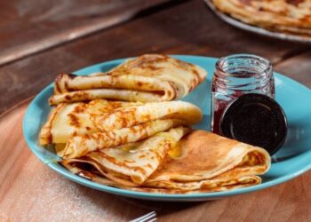 Из-за этих четырех ошибок у вас получается “каша” вместо блинов: они моментально рвутся