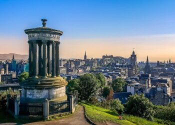 Яке британське місто найкрасивіше для відвідування восени: експерти здивували відповіддю