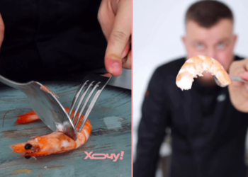 Крутой трюк для чистки креветок: все, что нужно – ложка и вилка (ВИДЕО)