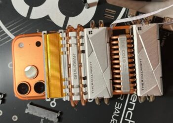 Модер обліпив iPhone 17 Pro Max радіаторами SSD: на 20% краща стабільність у 3D Mark та Apple ProRes