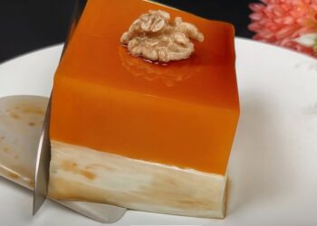 На этот осенний десерт вы потратите всего 10 минут: тыква, молоко и ничего лишнего (РЕЦЕПТ)