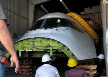 Найреалістичніший авіасимулятор: ентузіасти купили цілу кабіну справжнього Boeing 747-300