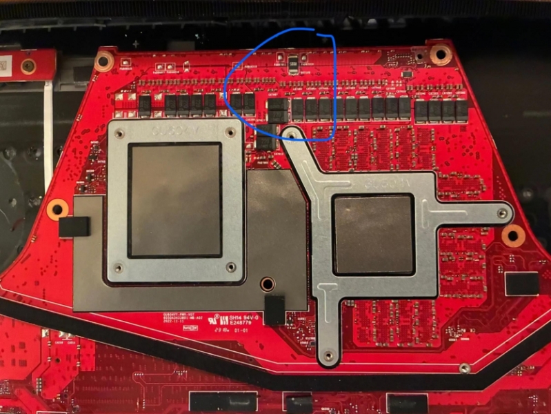 Ноутбучна NVIDIA RTX 4090 обігнала 5090 після шунтування резистора