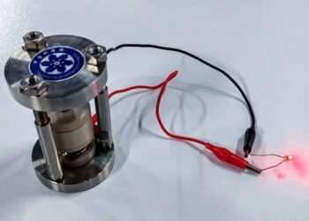 Перший у світі гідрид-іонний акумулятор: вчені подолали нестабільність технології