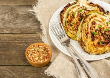 Посыпаем капусту сыром и получаем роскошное блюдо: очень ленивый рецепт