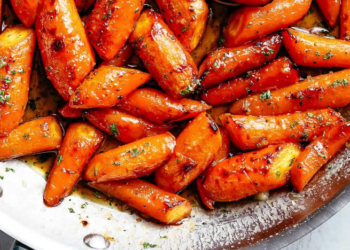 Такой вкусной моркови вы еще не пробовали: добавьте всего два ингредиента, чтобы превратить ее в полноценное блюдо