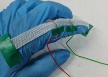 “Текстильні нерви”: нова тканина перетворить одяг на гаджет
