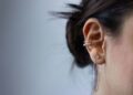 Види проколів вух: гід з назвами та фото