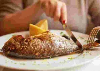 Зіпсувати смажену рибу дуже легко: ось три речі, які ви завжди робили неправильно