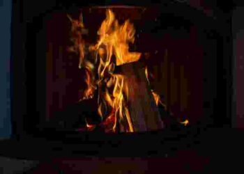 Це справжнє мистецтво: як правильно розпалити піч без диму