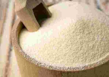 Дві прості дії дозволять уникнути грудочок: як зварити ідеально ніжну манку