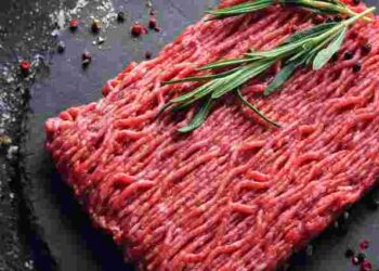 Соковиті котлети не отримаєте: як врятувати сухий та густий фарш