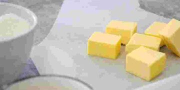 Буде мʼяке, але не розтечеться: як швидко довести масло до кімнатної температури