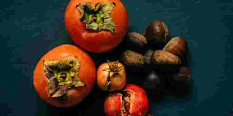 Навіщо поливати хурму окропом: лайфхак за кілька хвилин