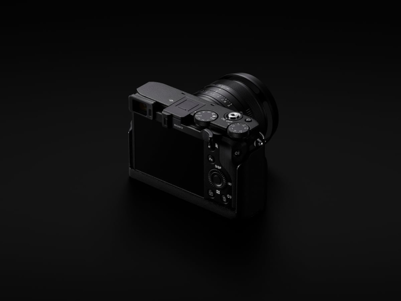 61 мегапіксель у кишені: нова повнокадрова Sony RX1R III вже в Україні