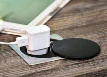 Підроблені зарядні пристрої — як розрізнити без спецприладів