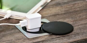 Підроблені зарядні пристрої — як розрізнити без спецприладів