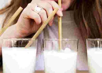 Питання якості: навіщо в молоко додають соду і як перевірити, чи вона там є