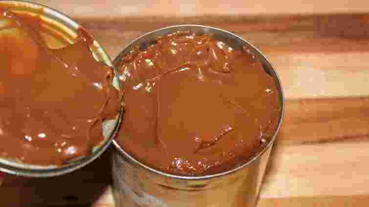 Завдання не з найлегших: як варити згущене молоко, щоб банка не вибухнула