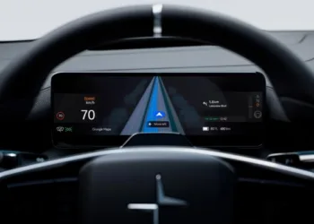 Polestar інтегрує функцію навігації по смузі руху Google Maps у реальному часі